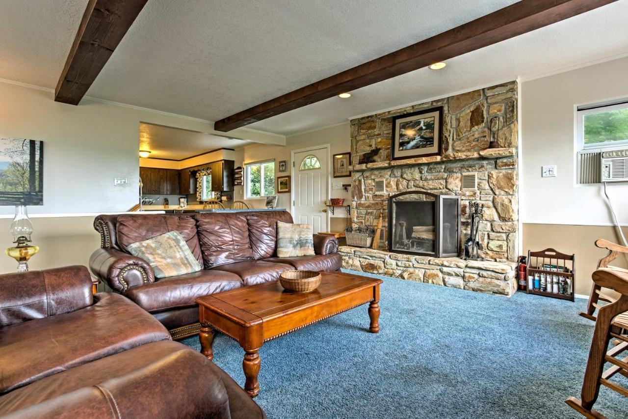 Secluded Mountain Home With Stunning Views And Deck! Bryson City Eksteriør bilde