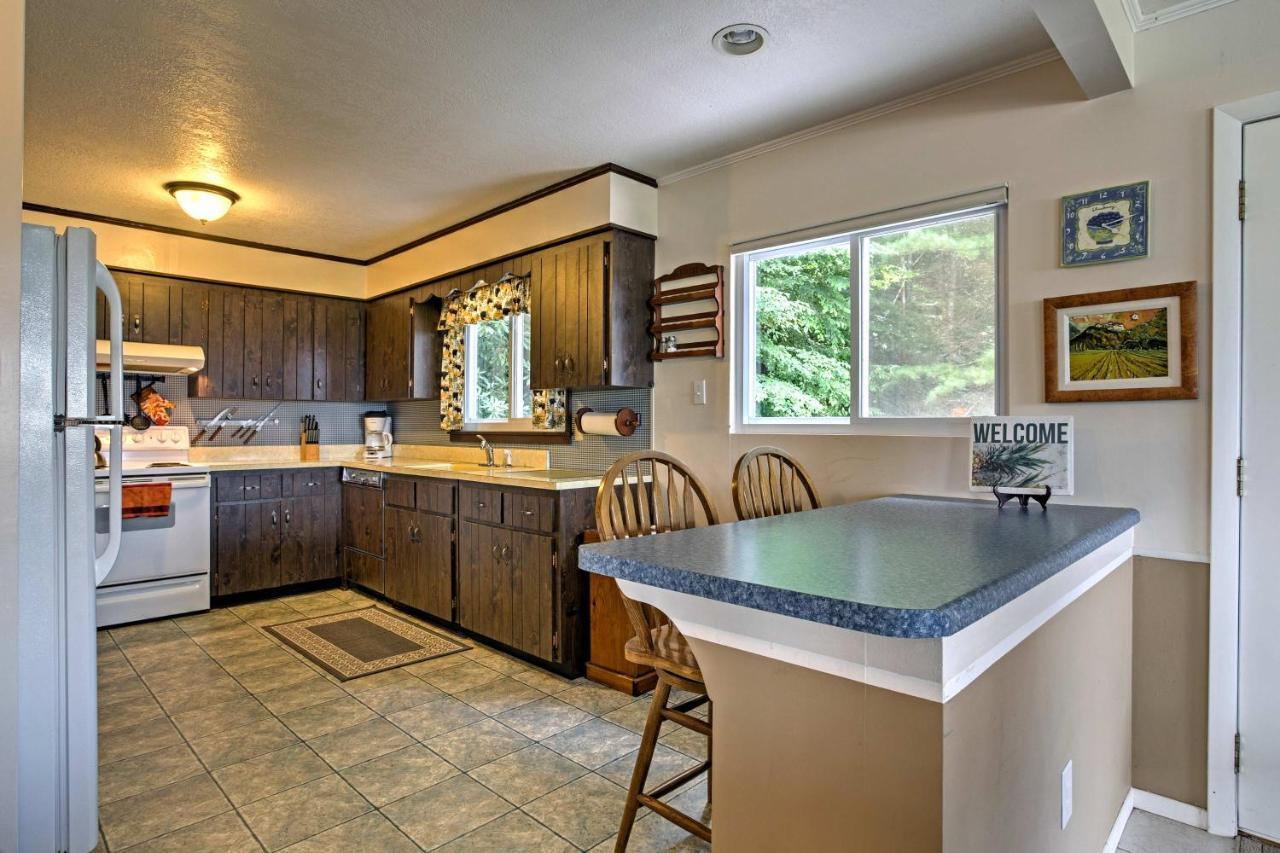 Secluded Mountain Home With Stunning Views And Deck! Bryson City Eksteriør bilde
